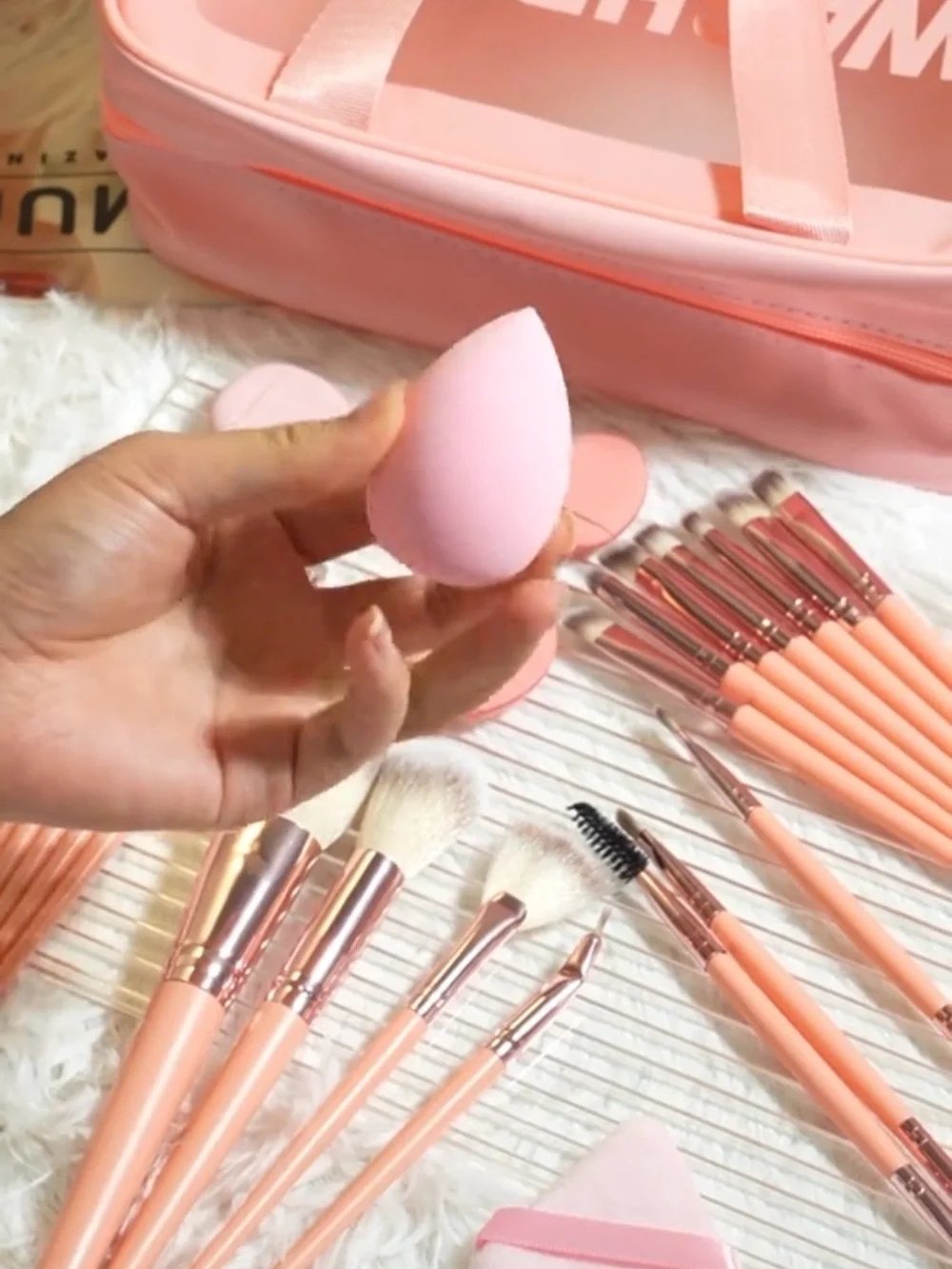 20-Piece Pink Makeup Brush and Accessory Set with Carry Bag
